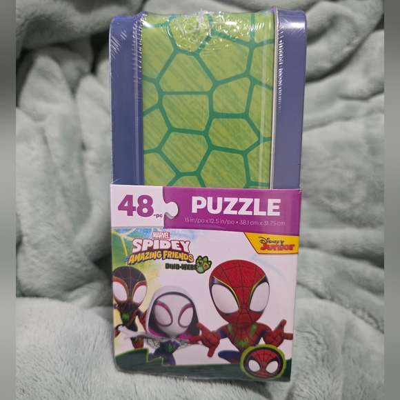 Marvel Spidey Puzzle Tin with Red and Blue Heroes - Picture 4 of 12